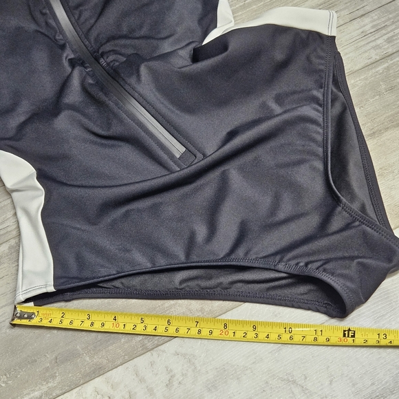 TA3 Sleeveless Surfy One Piece Swimsuit Size XL Short Black/White - Picture 8 of 15